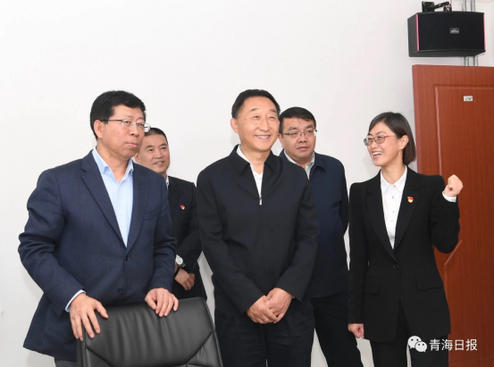 省委副書記、代省長劉寧在副省長王黎明等領導的陪同下視察物產(chǎn)集團